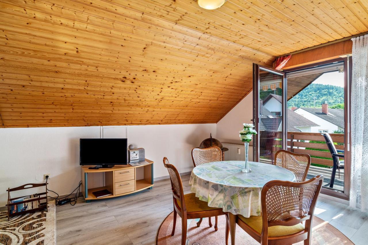 Apartamento Haus Guenter Und Valeria Gossersweiler-Stein Exterior foto